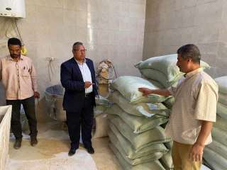 ضبط 13 جوال دقيق بلدي مدعم خلال حملة تموينية بمركز مغاغة بالمنيا