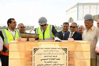 الداودى يضع حجر أساس مشروع تطوير كورنيش النيل بمدينة قنا