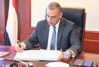 محافظ سوهاج يعتمد ترقية 9 آلاف و190 معلم وأخصائي اعتبارا من يناير 2023م