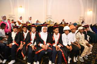 نائب محافظ قنا يشهد حفل تخرج طلاب مدارس التعليم المجتمعي