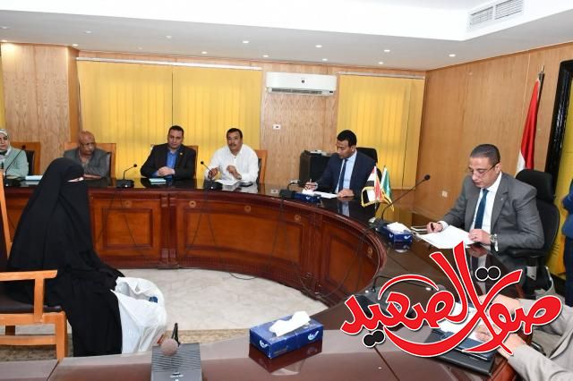 محافظ الفيوم يستمع لمشاكل المواطنين