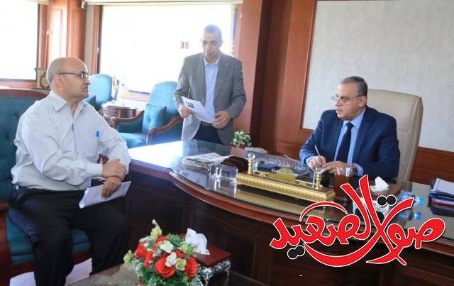 محافظ سوهاج يستقبل المواطنين