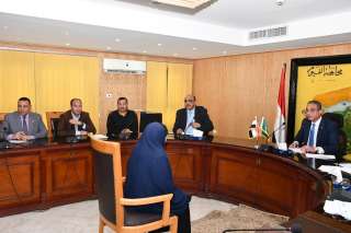خلال لقائه الدوري لخدمة المواطنين..محافظ الفيوم يوجه بتوفير العلاج على نفقة الدولة لعدد من الحالات المرضية