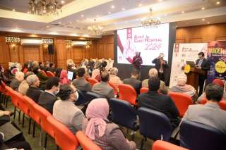 محافظ أسيوط يشهد الجلسة الافتتاحية للمؤتمر العلمي السنوى الأول لمستشفى الصدر ويكرم الأطباء المتميزين