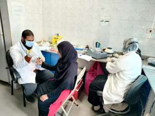 توقيع الكشف الطبي على 1334 مواطن في  قافلة طبية بقرية السلام بالمنيا