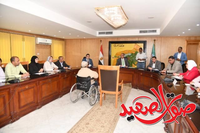محافظ الفيوم يواصل لقاءاته الدورية لخدمة المواطنين