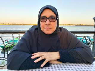 أرملة منذ 30 عاما.. قصة كفاح الدكتورة مريم محمد.. الأم المثالية في الأقصر