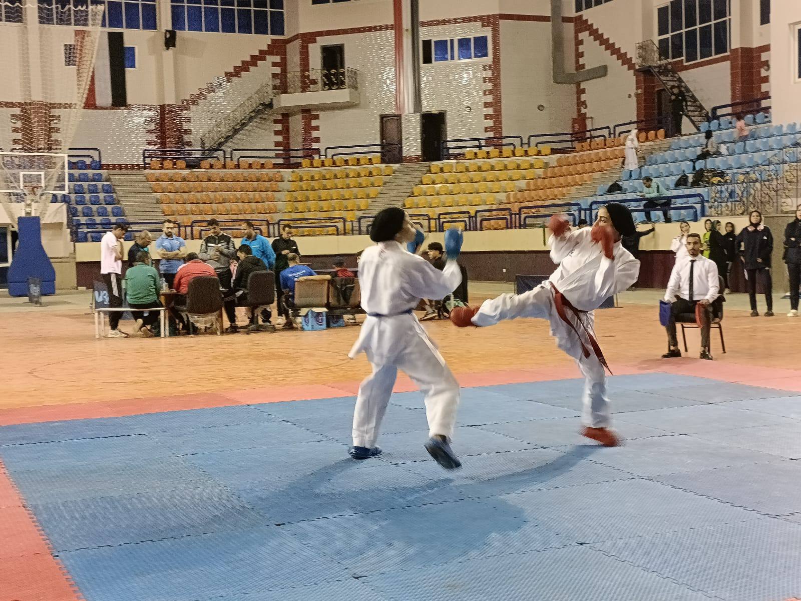 fe5df232cafa4c4e0f1a0294418e5660.jpg